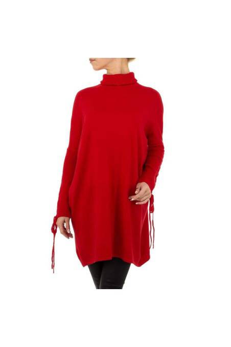 Raudonas laisvo stiliaus megztinis