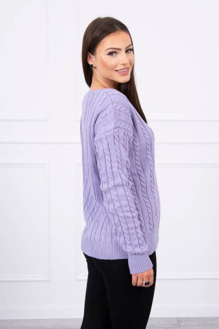 Violetinis megztinis su trikampe iškirpte