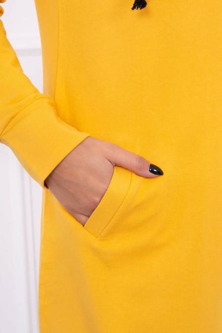 Geltonas ilgas džemperis su kapišonu