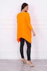 Ryškiai oranžinė trumpa suknelė su 3/4 rankovėmis