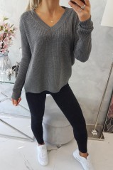 Tamsiai pilkas megztinis