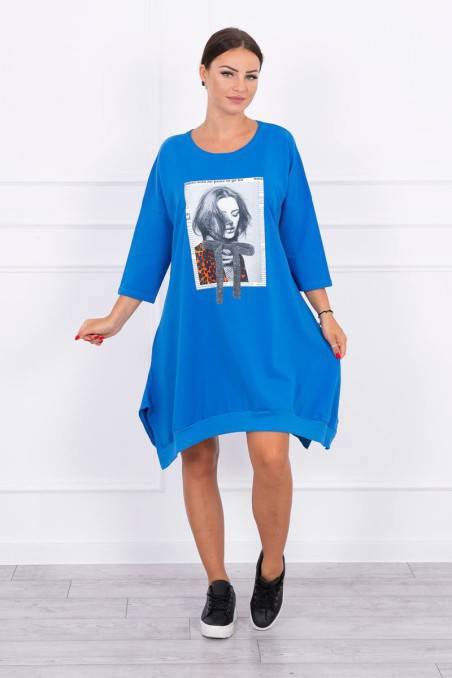 Mėlyna laisvo stiliaus suknelė su aplikacija