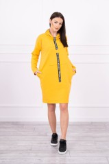 Medaus spalvos suknelė su kišenėmis