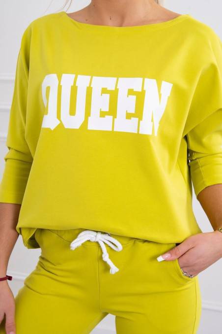 Kivi spalvos dviejų dalių komplektas su užrašu "Queen"