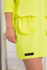 Geltona neoninė suknelė su kišenėmis