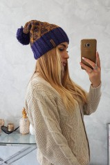 Tamsiai violetinė marga moteriška kepurė KES-22192-K203