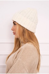 Kremo spalvos moteriška kepurė K206