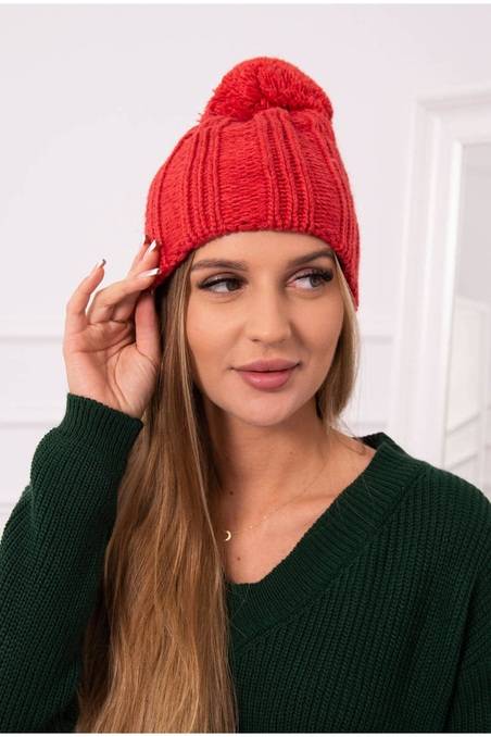 Raudona moteriška kepurė K284