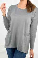 Pilkos spalvos megztinis su kišenėmis priekyje KES-27019-24-32