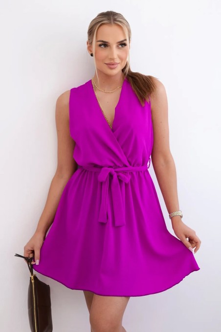 Platėjanti suknelė, surišta ties juosmeniu tamsiai violetinės spalvos KES-28950-ART88542