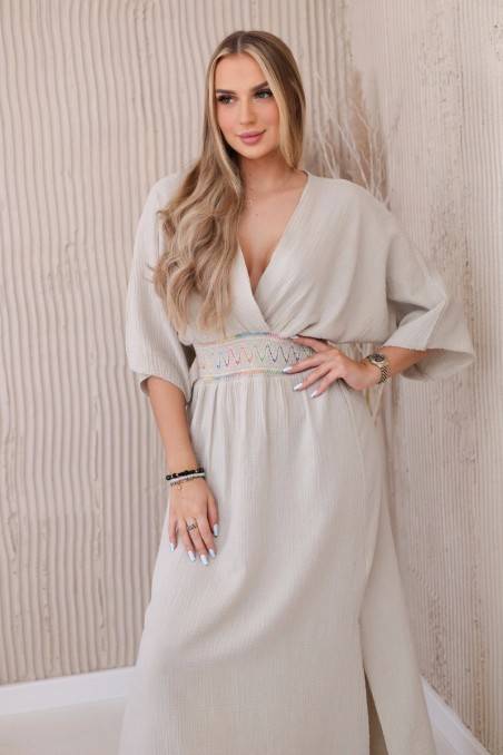 Muslino suknelė su siuvinėjimais ties juosmeniu smėlio spalvos KES-29240-ART88529